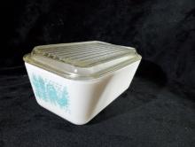 Vintage Pyrex Refrigerator Dish - Butterprint