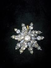Jewelry - Rhinestone Star Brooch