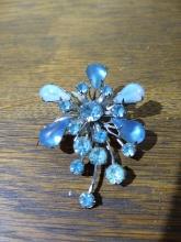 Jewelry - Blue Rhinestone Brooch