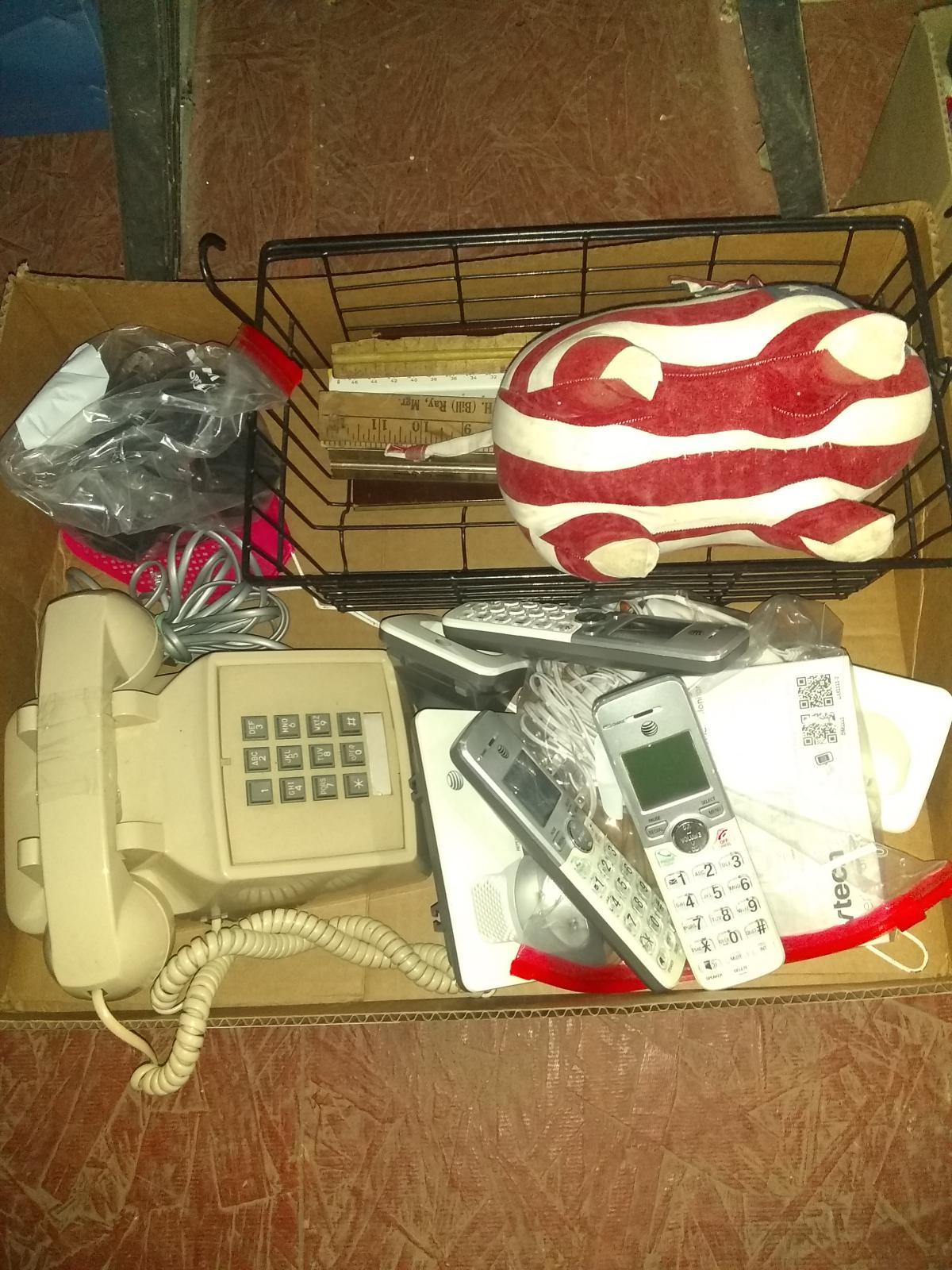 BL-Cordless Phones, Push Button Phone, Decorative Pig, Metal Tray