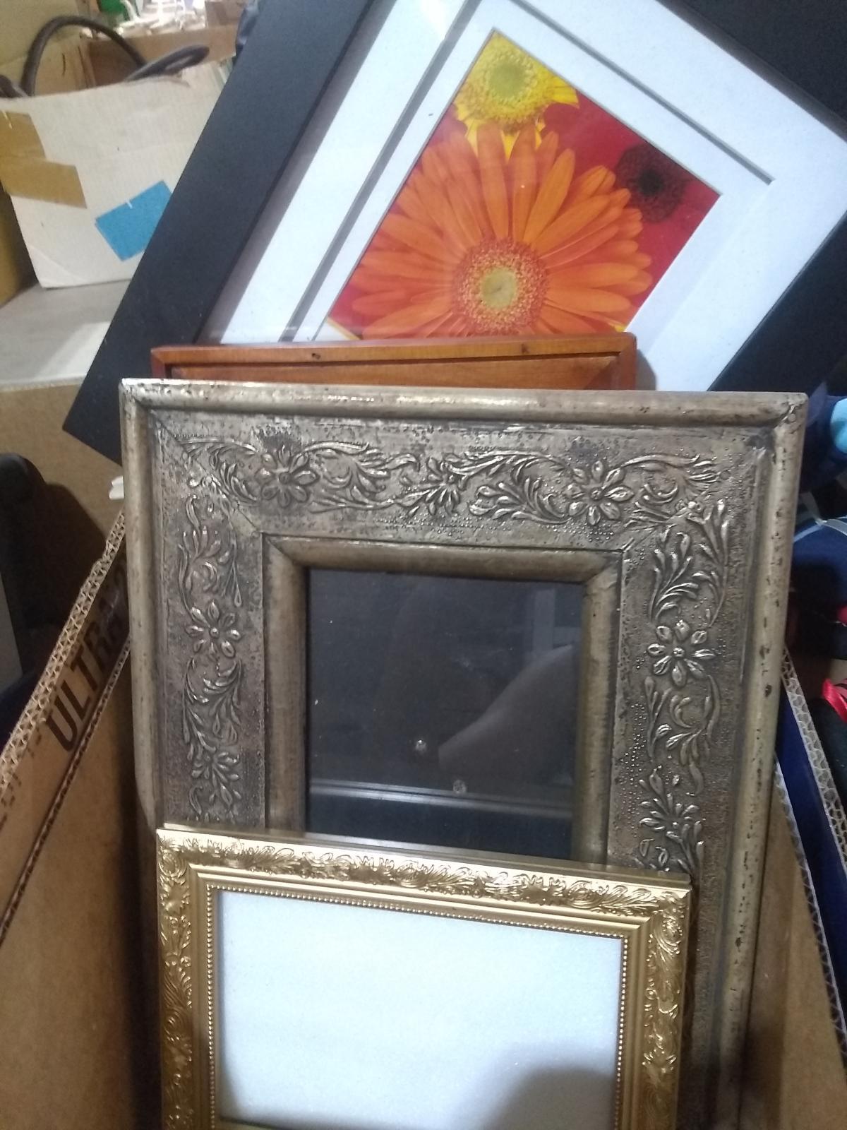 BL- Assorted Picture Frames