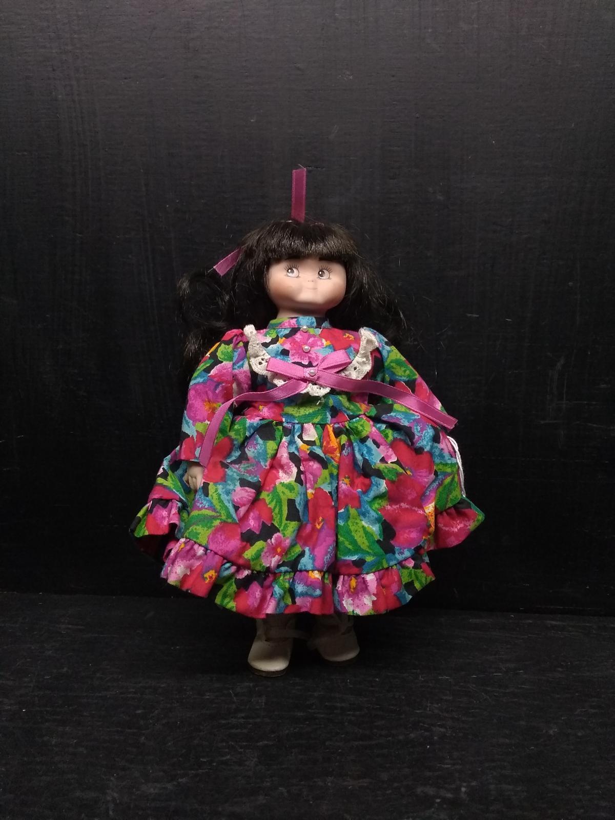 Goebel Doll Club Bette Ball 1994-96 9" Doll-Red Floral Dress