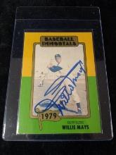 Uncertified Trading Card - Willie Mays #168 - Signed