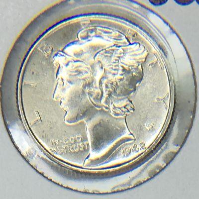 1942 UNCIRCULATED MERCURY DIME WITH FULL BANDS