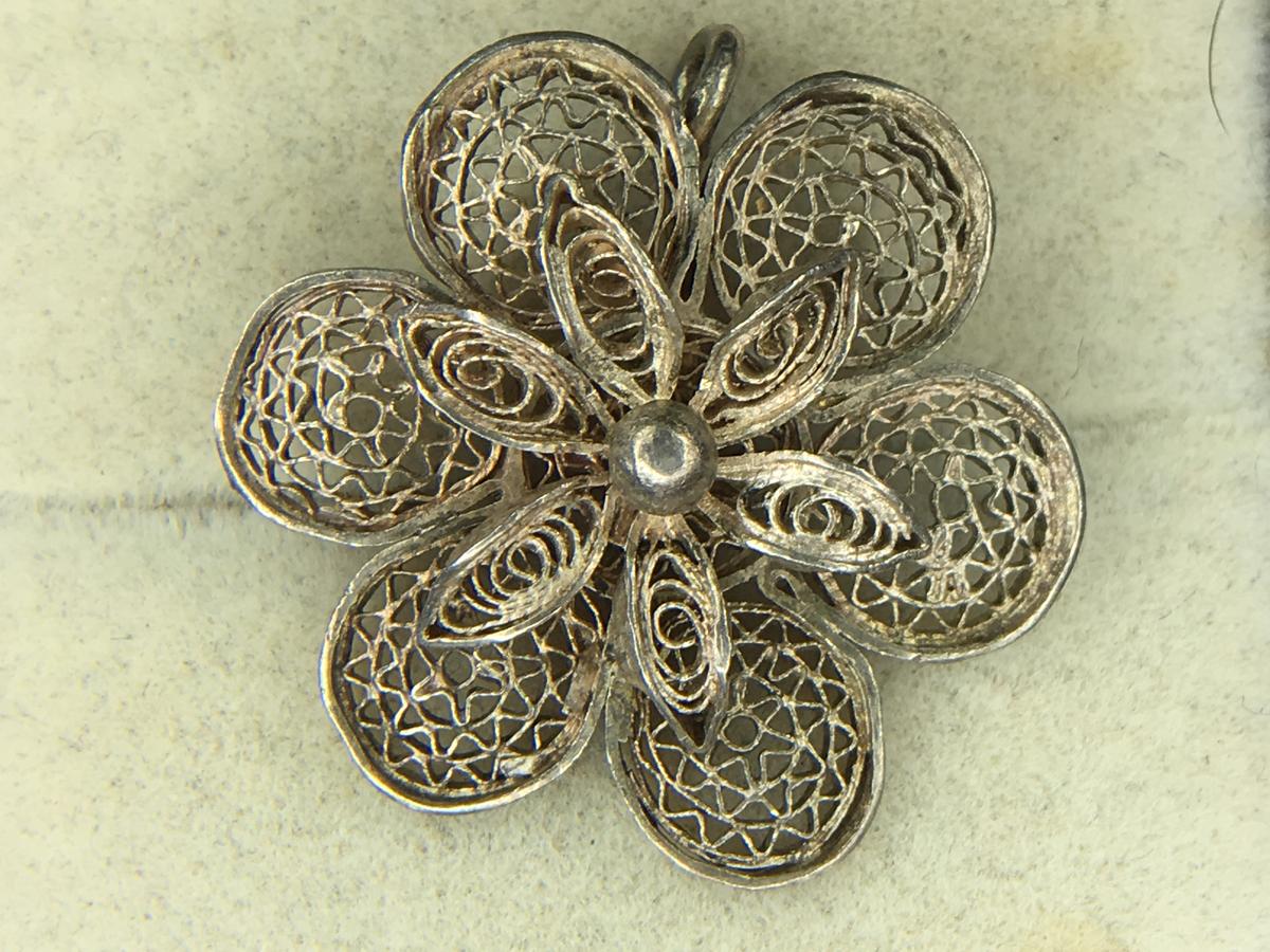 .925 Sterling Silver Ladies Filigree Pendant