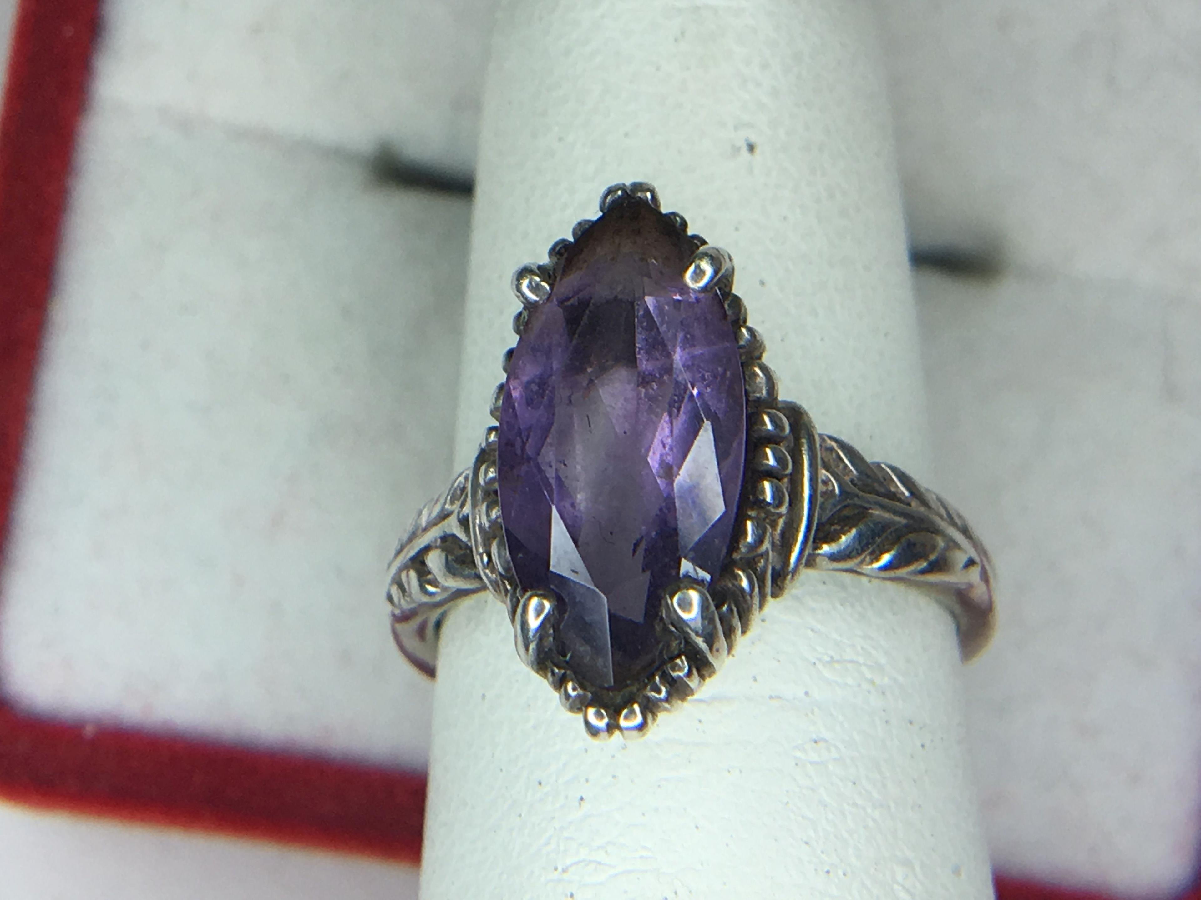 .925 Sterling Silver Ladies Vintage 3 Carat Amethyst Ring