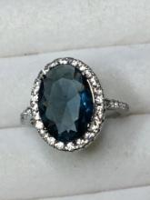 .925 Sterling Silver Ladies 4 1/2ct Blue Topaz