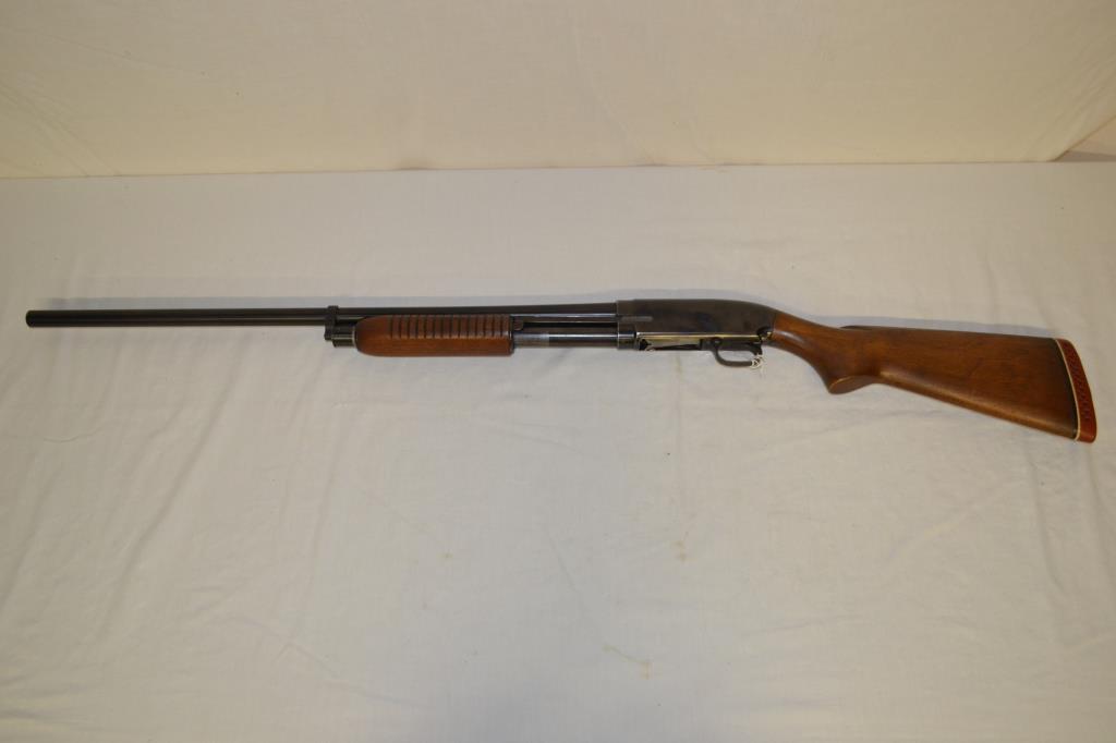Gun. Winchester Model 25 12ga shotgun