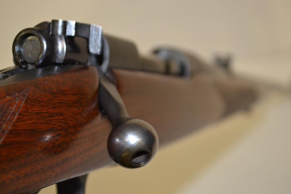 Gun. Winchester Pre 64 Model 70 264 win cal Rifle