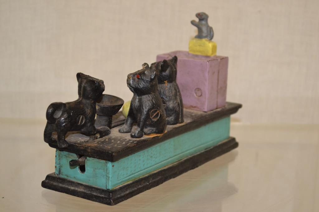 Cast Iron Mechanical Bank. Cat and Mouse
