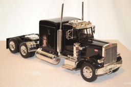 Peterbilt Semi Truck