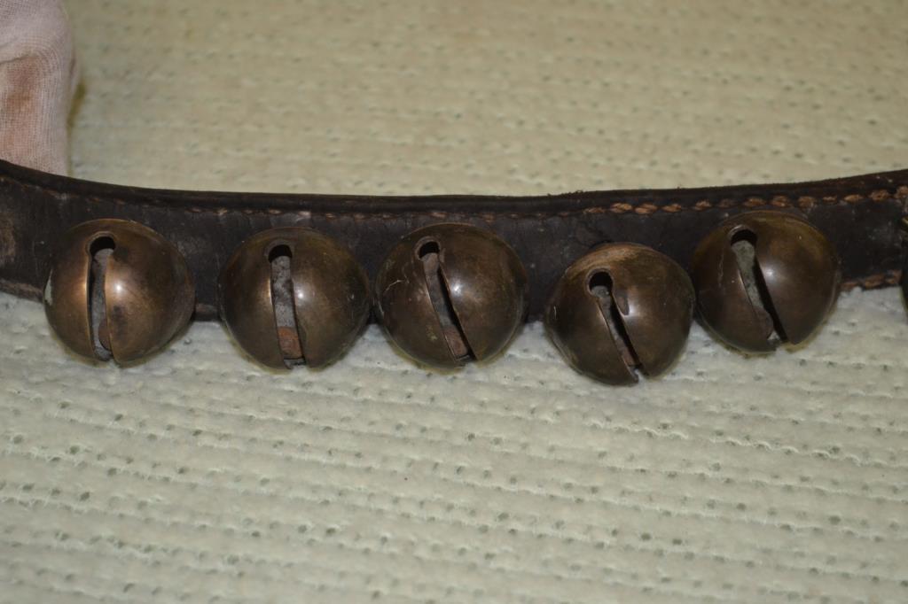 Sleigh Bells. 37 Antique New England #3 Brass Bels