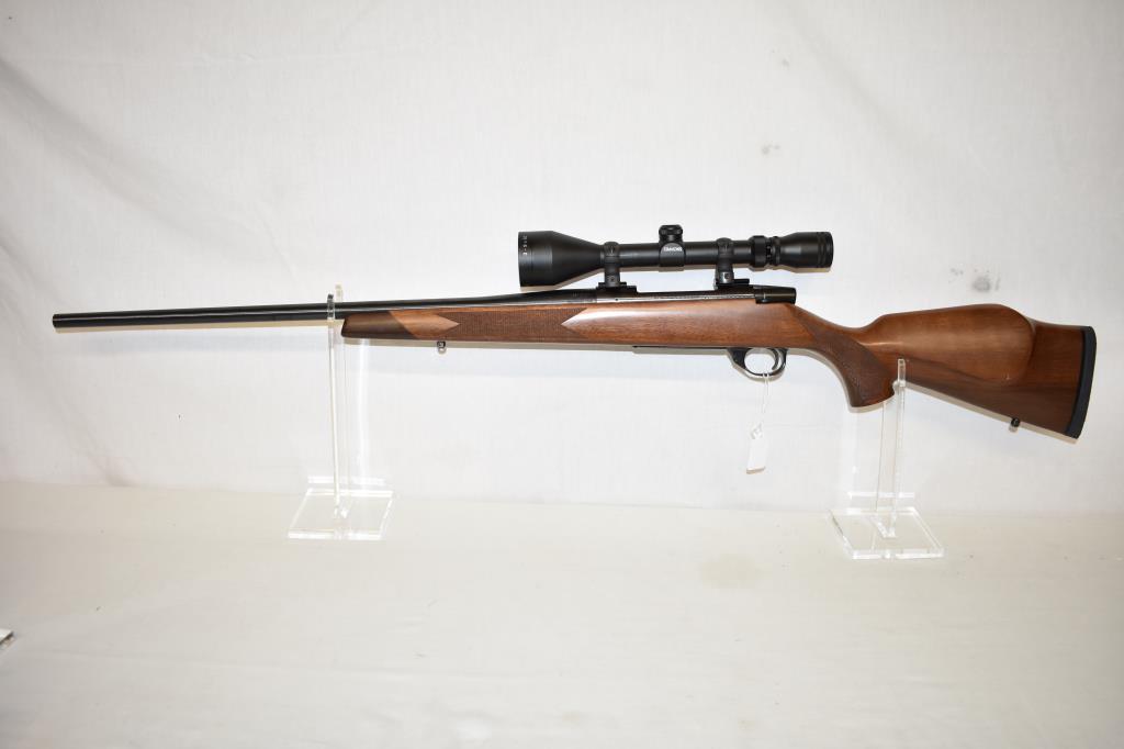 Gun. Weatherby Vanguard 300 WBY cal Rifle