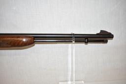 Gun. Remington Model 552 delux 22 cal. Rifle