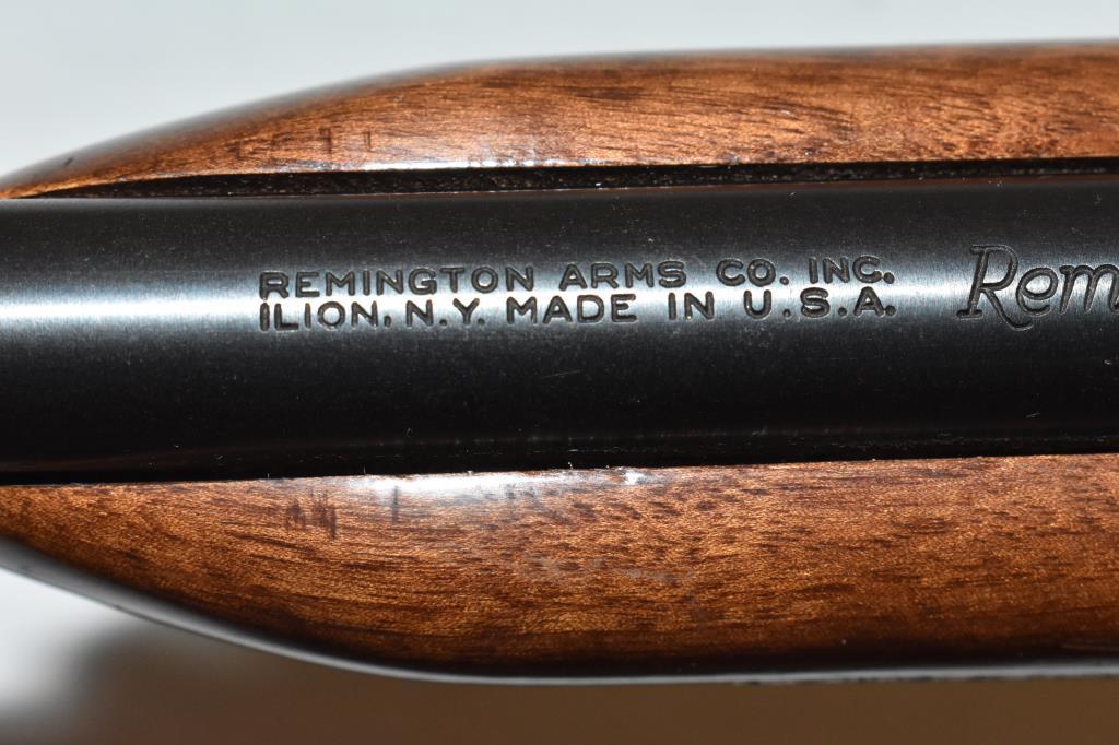 Gun. Remington Model 552 delux 22 cal. Rifle