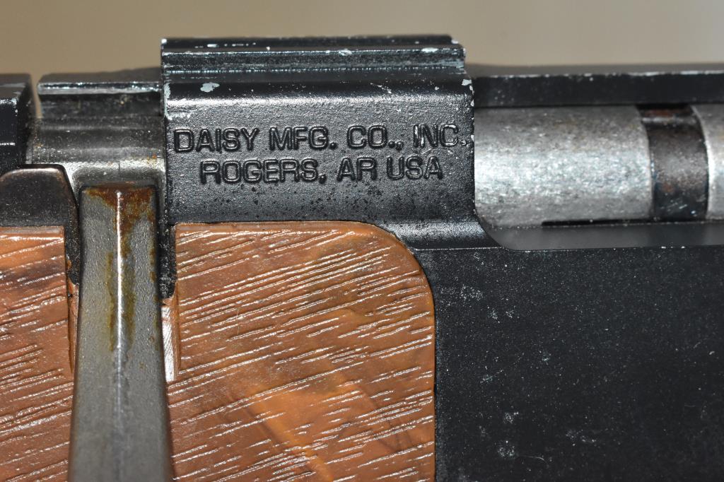 Gun. Daisy Model 2201 22 cal Rifle
