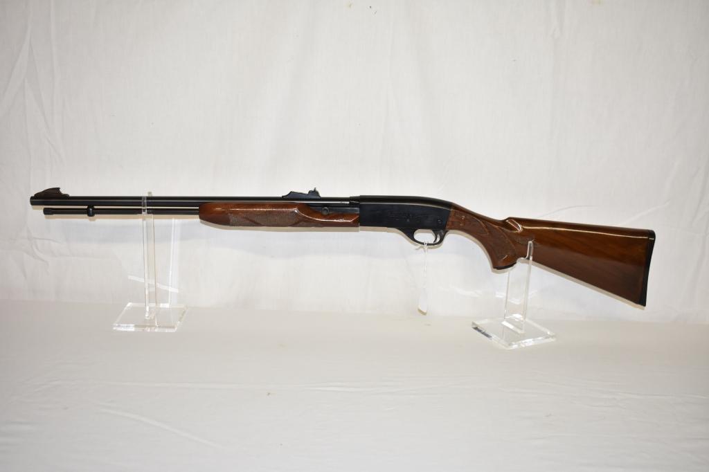 Gun. Remington Model 552 Deluxe 22 cal. Rifle