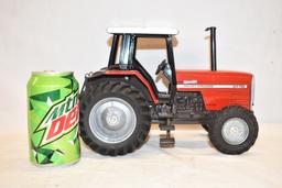 Massey Ferguson Dynashift 1/16 Scale Tractor Toy