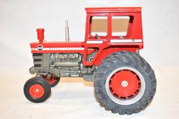 AGCO Massey Ferguson 1/16 Scale Tractor Toy