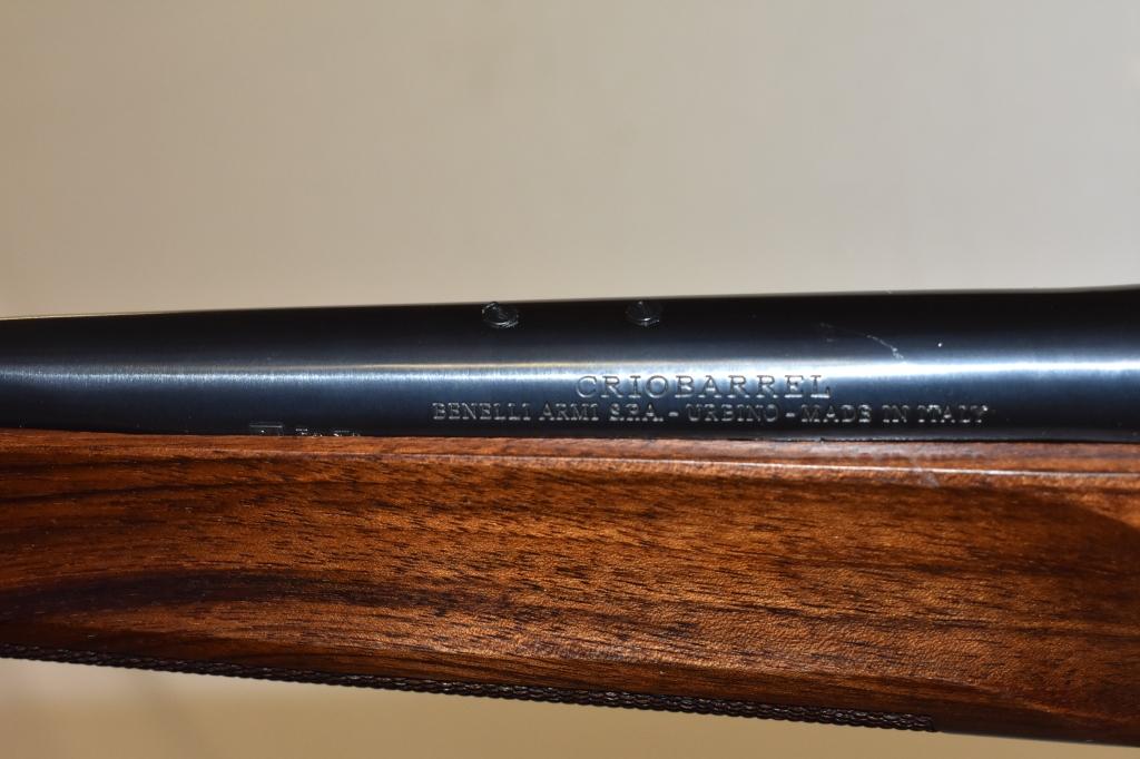 Gun. Benelli Model R1 300 Win Mag cal Rifle