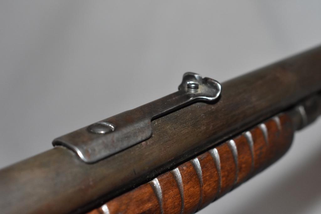 Gun. Winchester Model 1906 22 cal Rifle