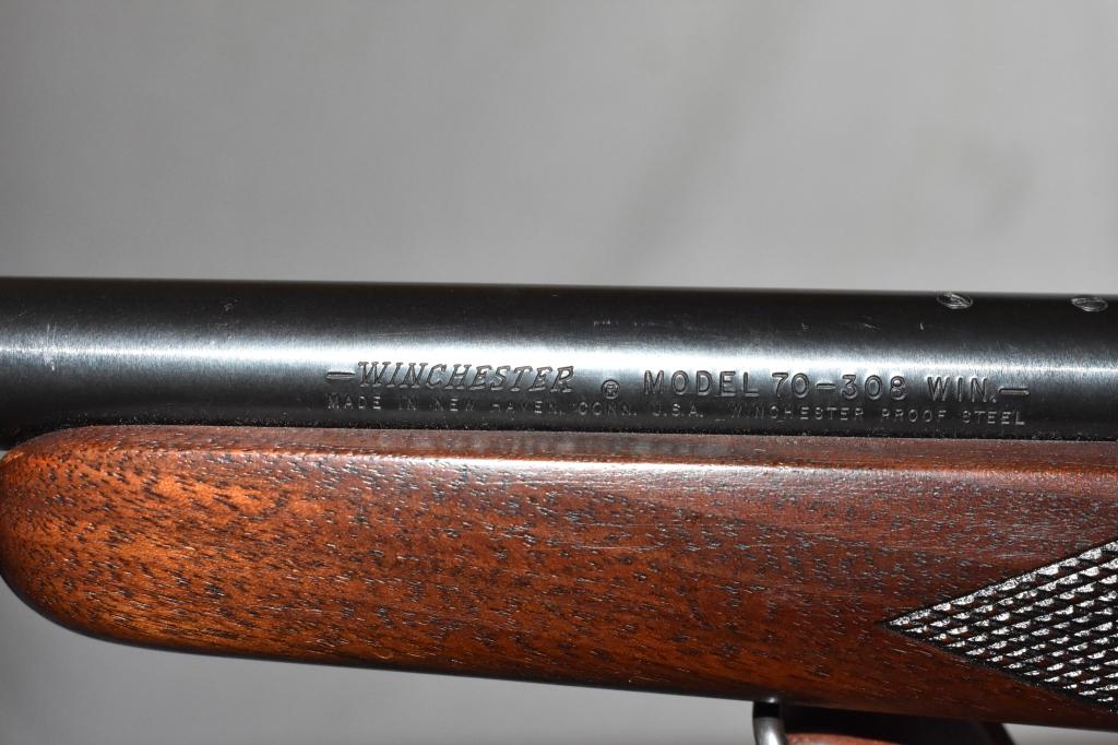 Gun. Winchester Model 70  308 win cal Rifle