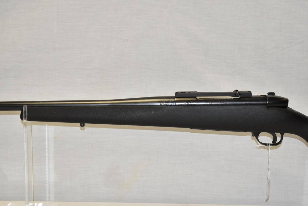 Gun. Weatherby Mark V  7mm Wby Mag cal Rifle