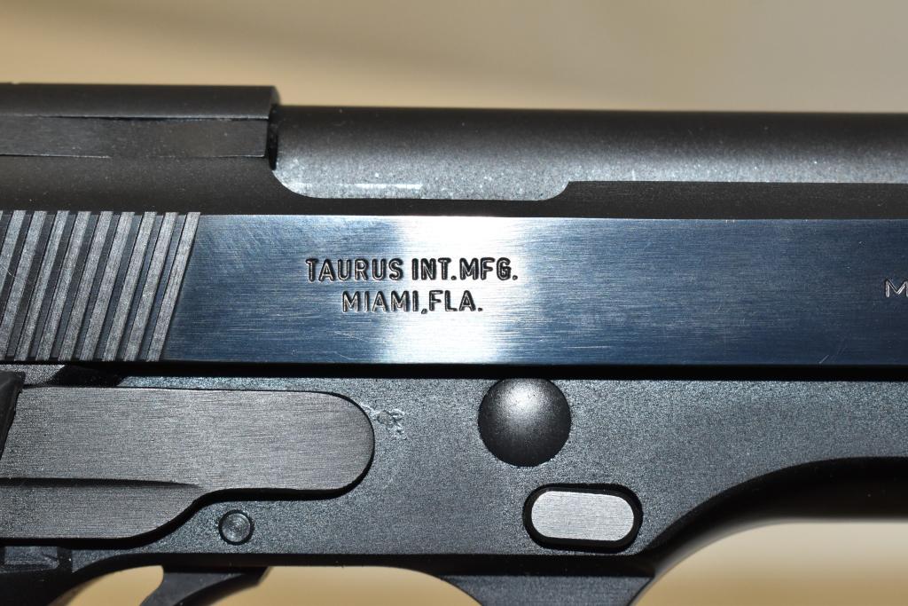 Gun. Taurus PT 92 AF 9mm Pistol