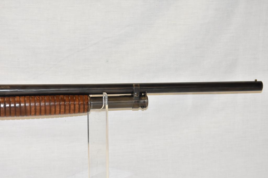 Gun. Winchester Model 1912 12 ga Shotgun