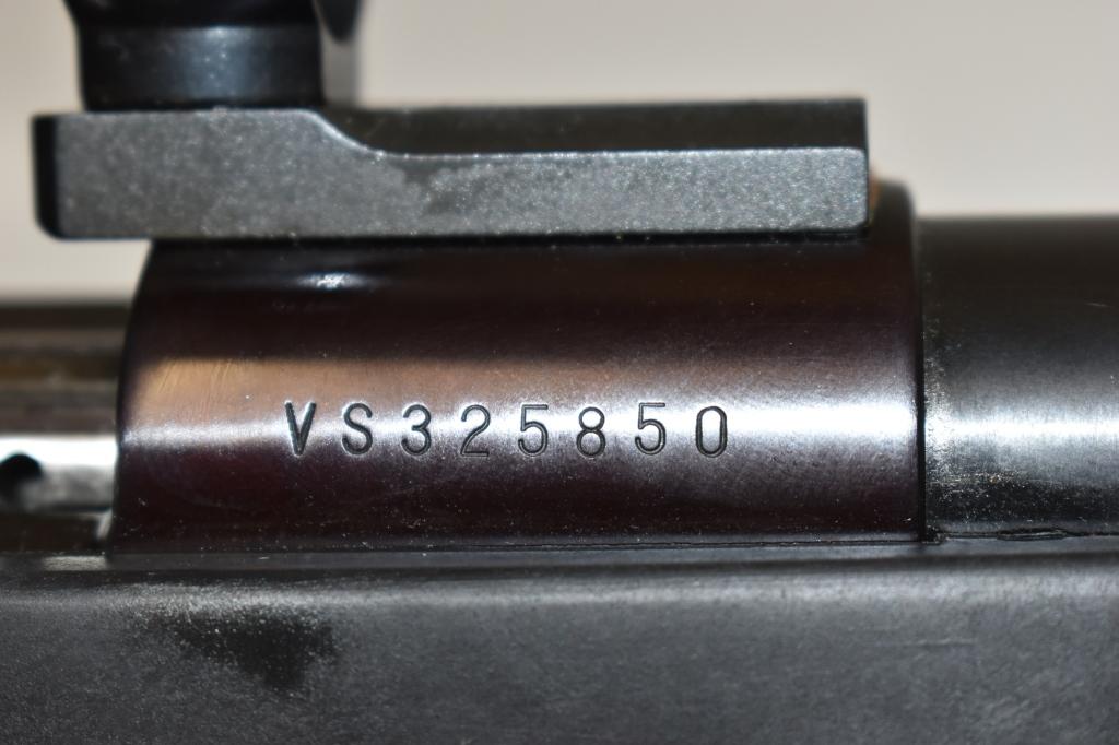 Gun. Weatherby Vanguard 300 win mag cal Rifle