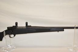 Gun. Weatherby Vanguard 300 win mag cal Rifle