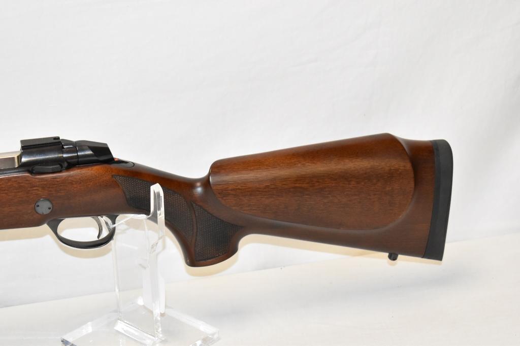 Gun. Sako Model V 338 win cal Rifle