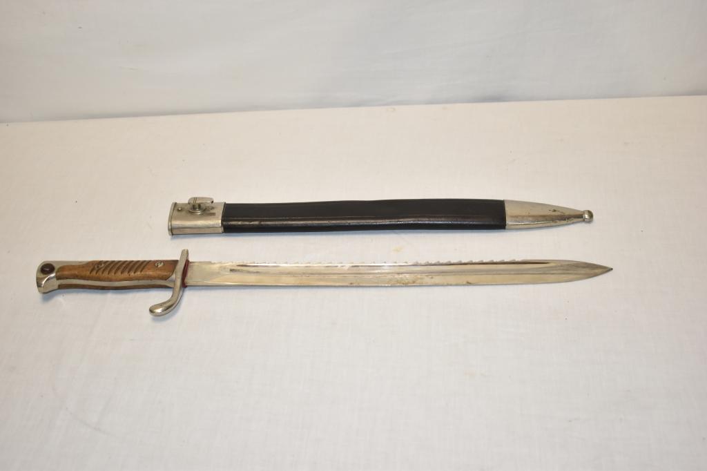 WWII German Bayonet w/ Sawtooth Edge & Scabbard