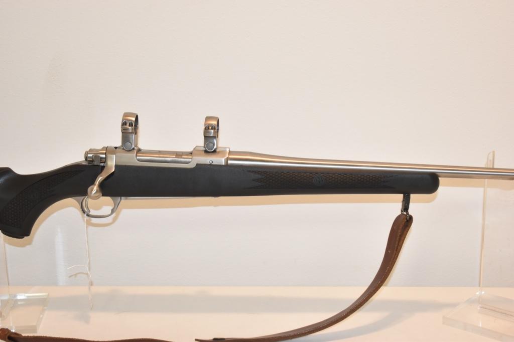 Gun. Ruger M77 Mark II 204 Ruger cal Rifle