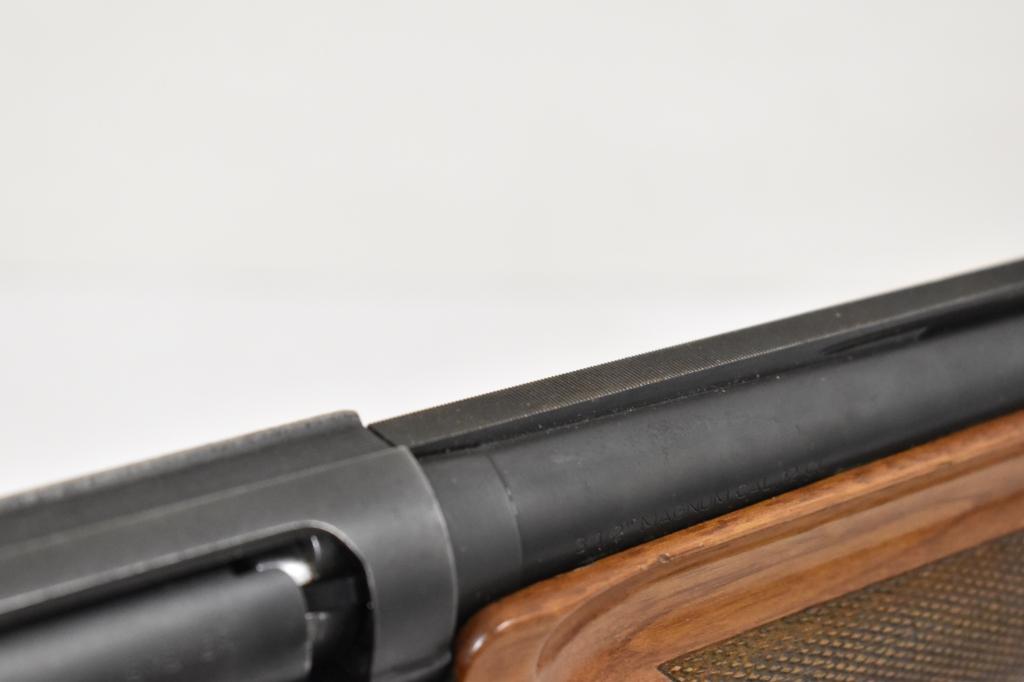 Gun. Benelli Super Black Eagle 3.5 in12ga Shotgun