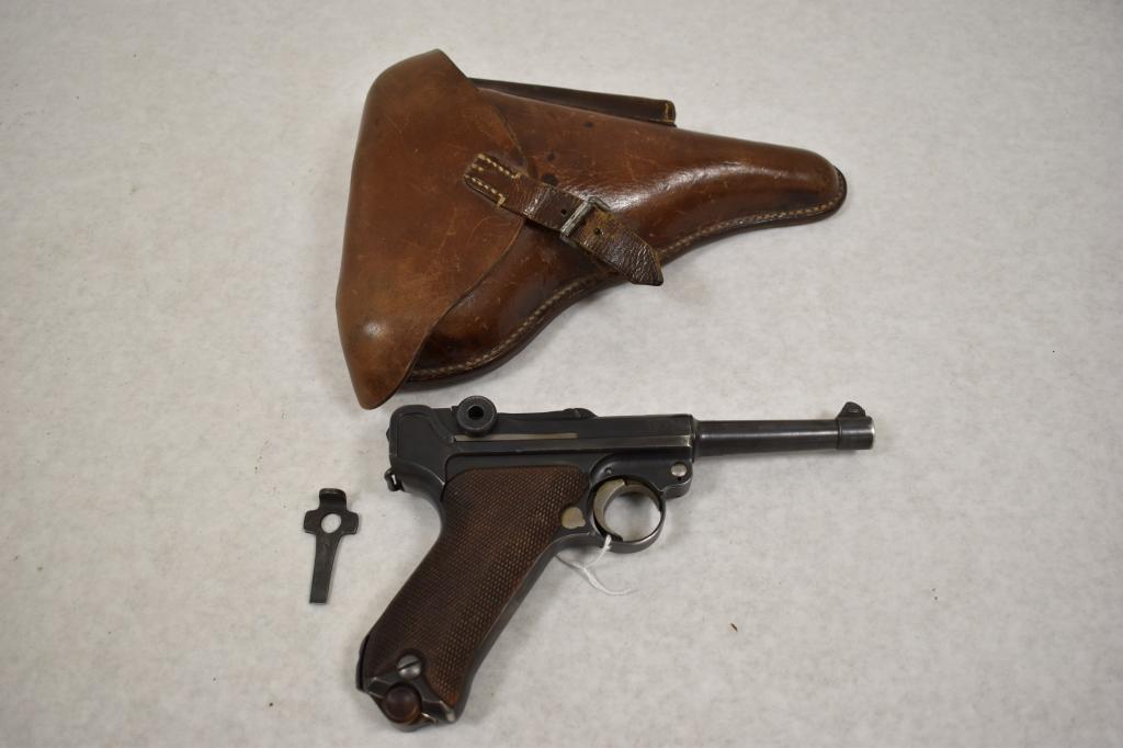 Gun. German Luger 1916 9mm Pistol with Holster & Tool