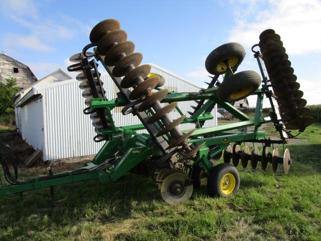 John Deere 635 disk