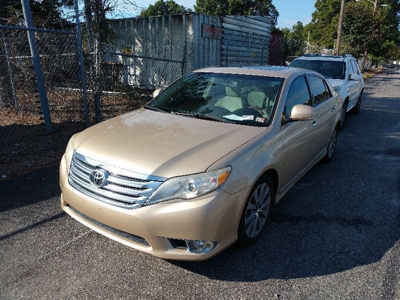 2011 TOYOTA AVALON