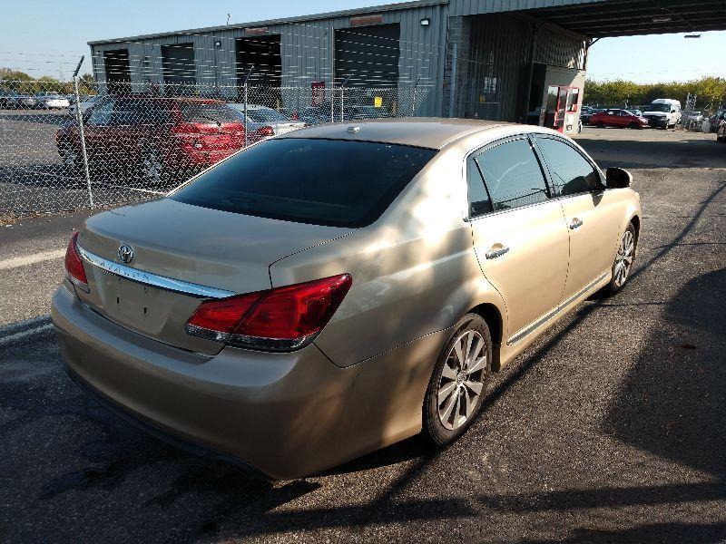 2011 TOYOTA AVALON