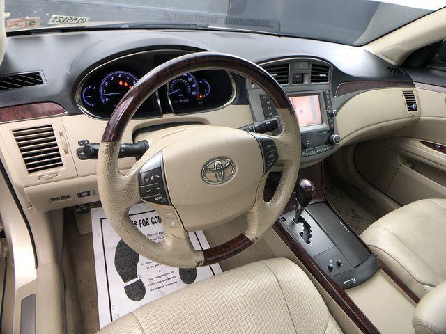 2011 TOYOTA AVALON