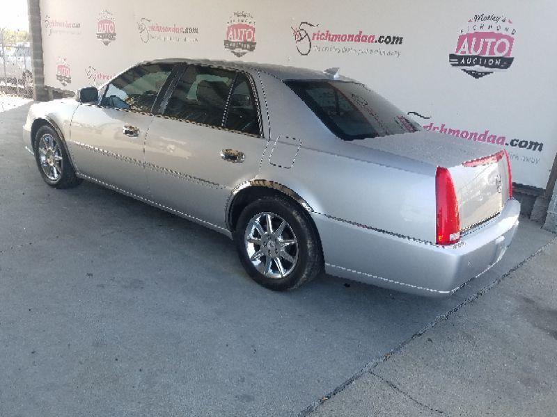 2011 CADILLAC DTS LUXURY