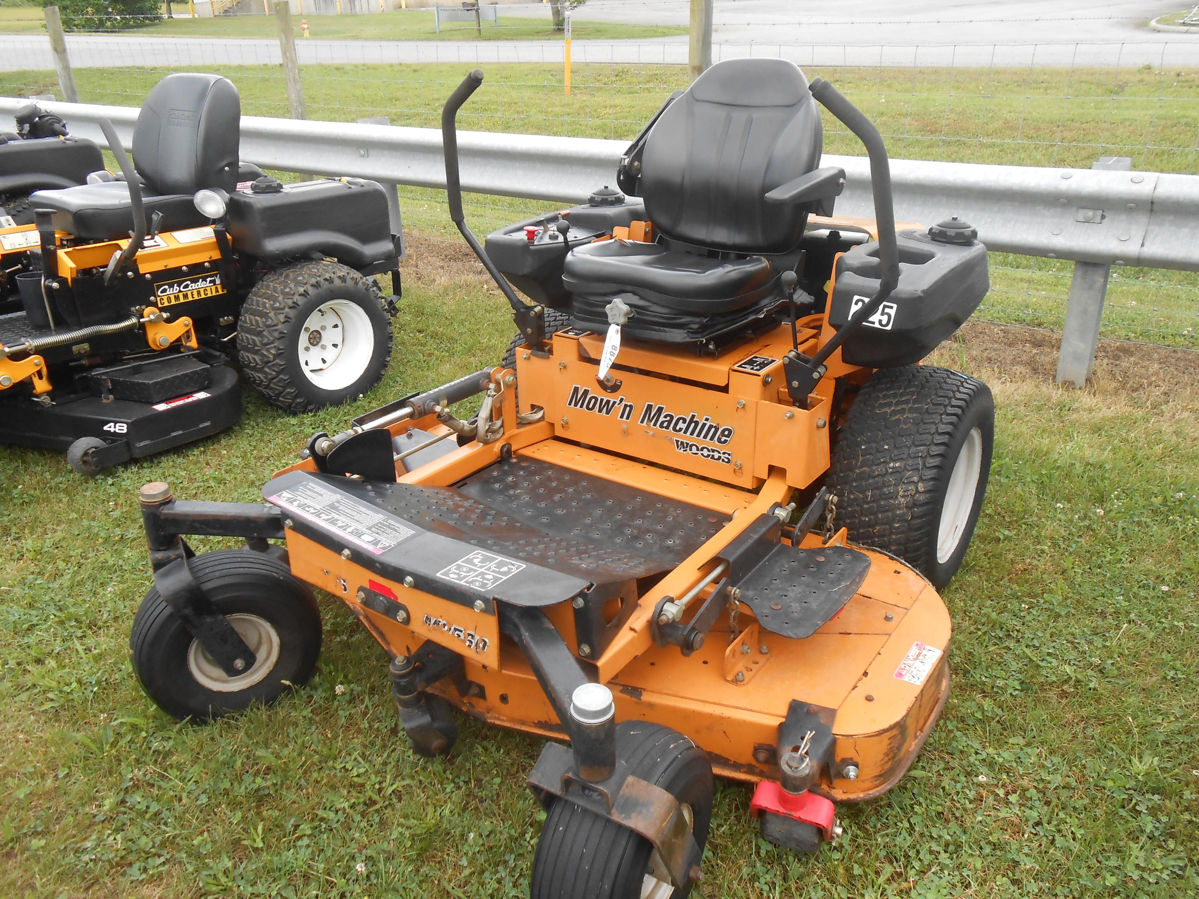 "WOODS M2560 ZERO TURN *BUILT BY GRAVELY* 2495 HOURS