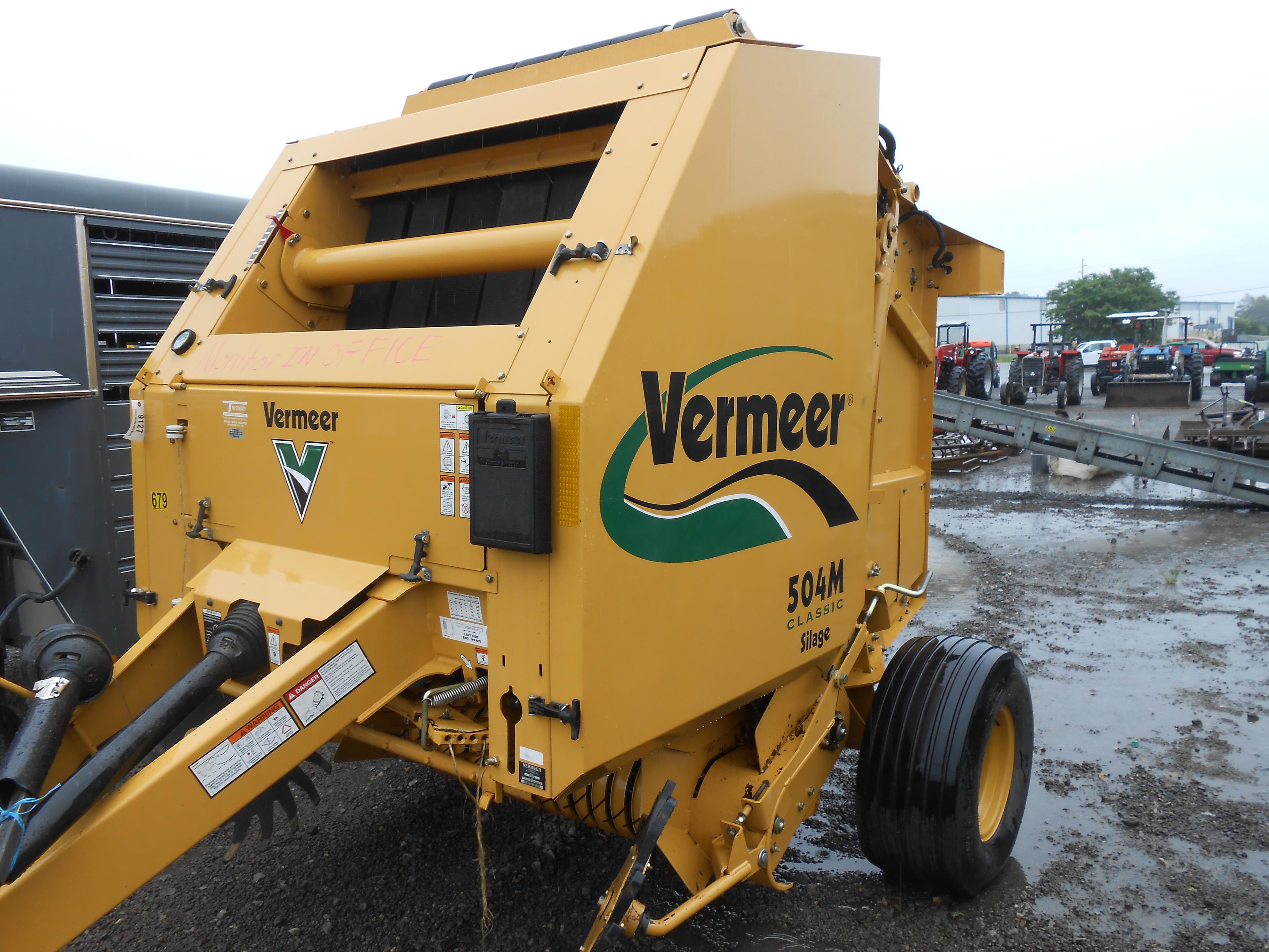 2012 VERMEER CLASSIC 504 M SILAGE ROUND BAILER 3700 BALES W/ MONITOR, TAG #