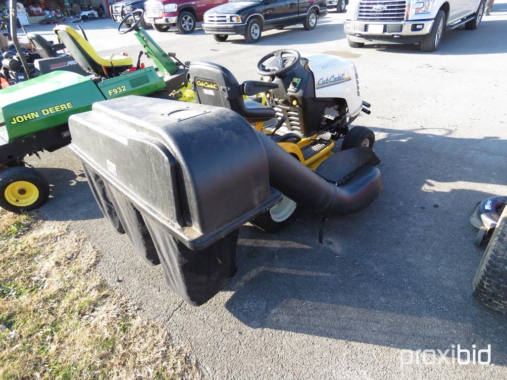 CUB CADET SUPER LT1550 W/ BAGGER TAG #3539