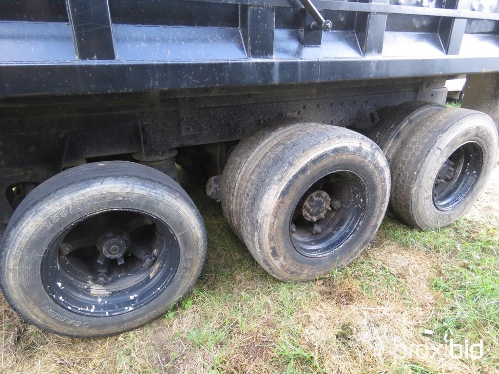 1998 KENWORTH T800 TRI-AXLE DUMP TRUCK