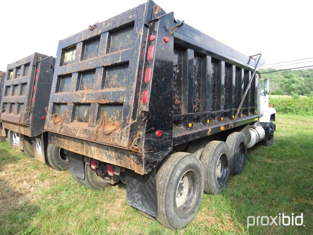 2000 MACK TRI-AXLE DUMP TRUCK