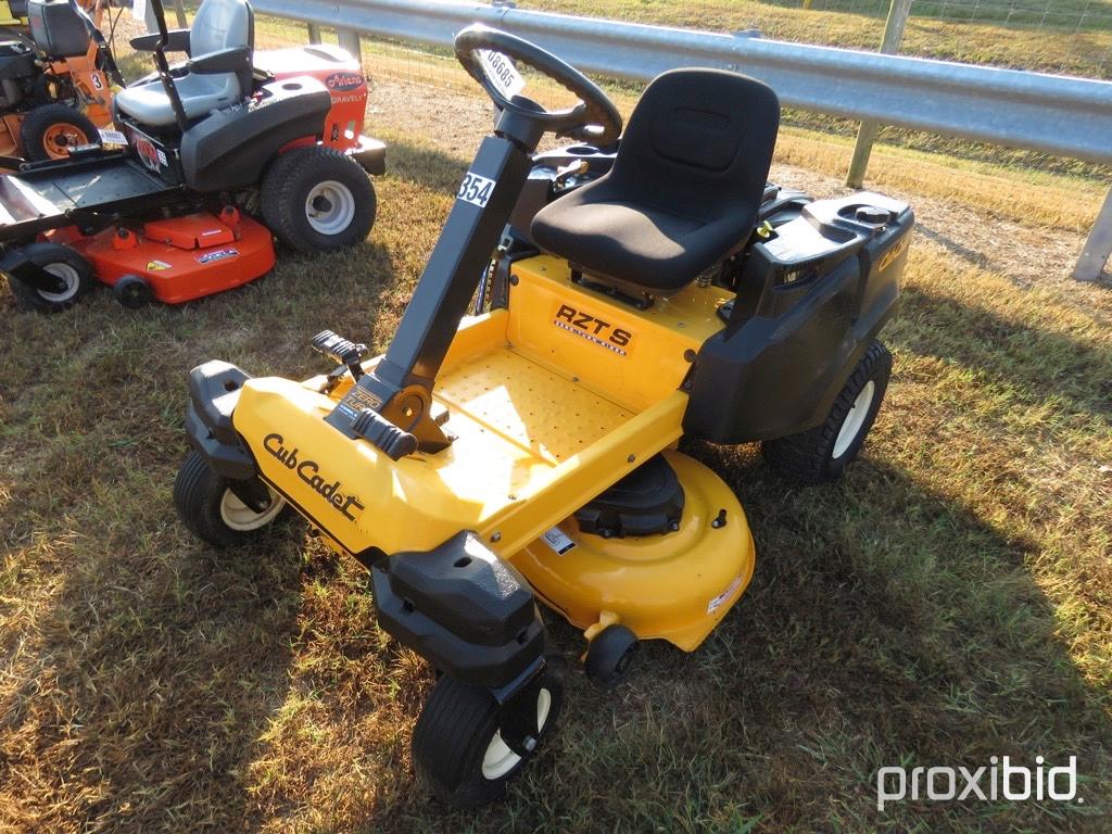 CUB CADET RZTS MOWER 42" CUT, KOHLER COURAGE 22HP ENGINE, SERIAL # 1D033H20211, SHOWING 195HRS, TAG