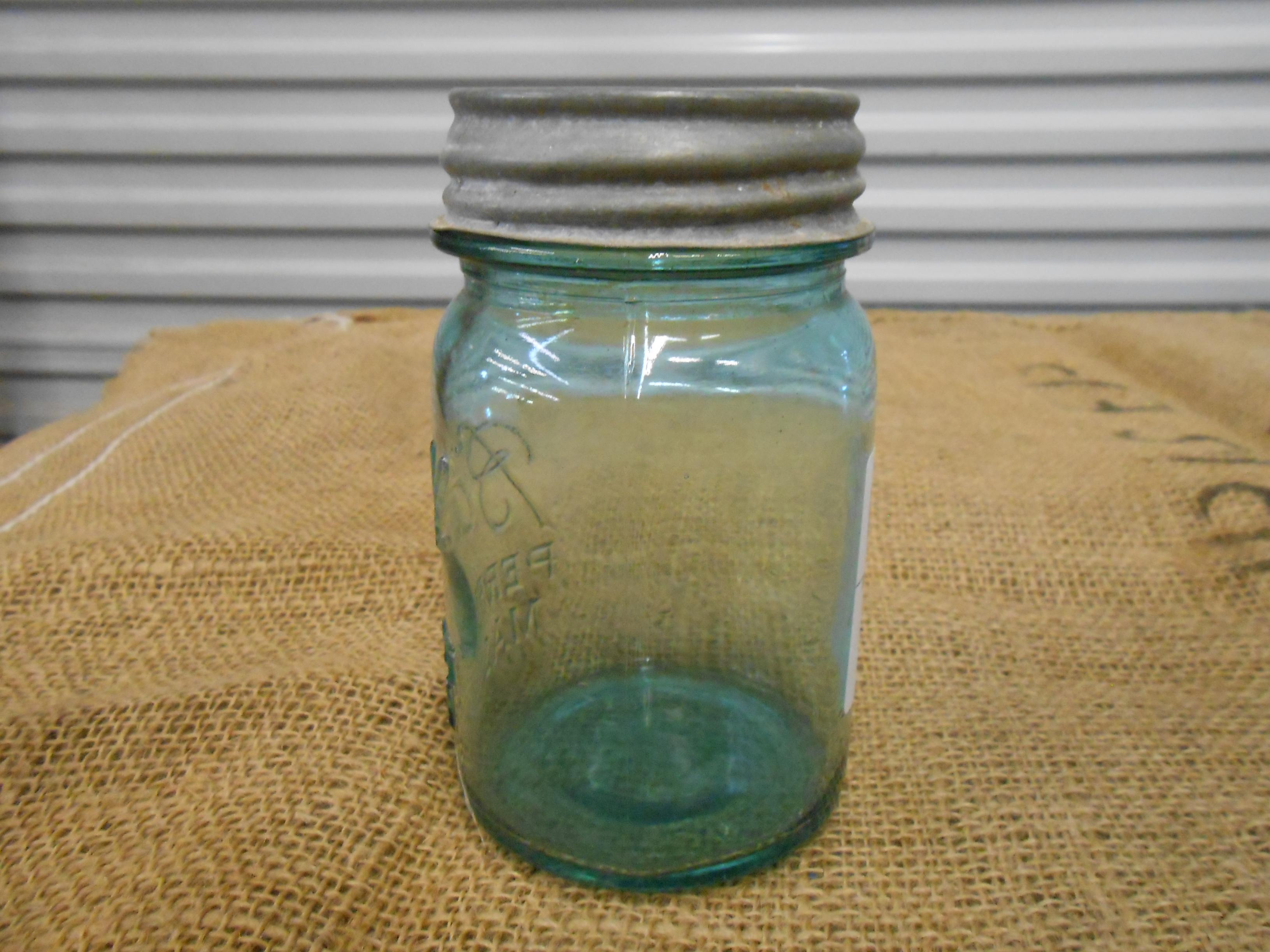 ANTIQUE GREEN PINT MASON JAR W/ ZINC LID