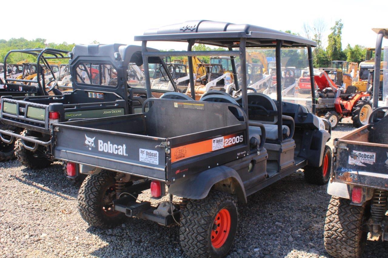 BOBCAT 2200S UTILITY VEHICLE 4X4, 4 SEATER, TOP, WINDSHEILD, ELECTRIC OVER HYDROLIC DUMP BED, 140 HR