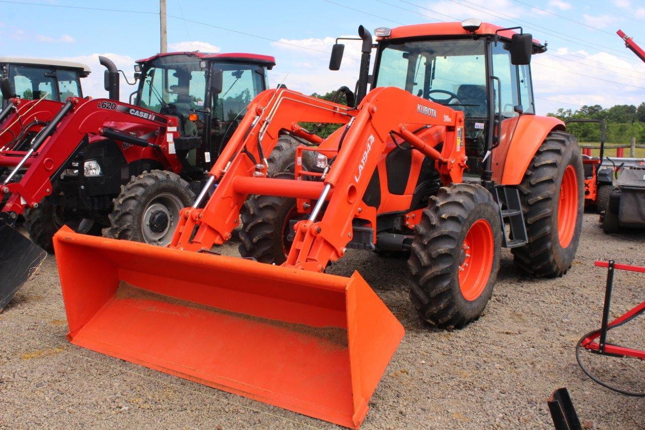 2018 KUBOTA M65-111 4WD, C/H/A, W/ KUBOTA LA1944 LOADER AND THIRD FUNCTION VALVE, HYDRAULIC SHUTTLE,